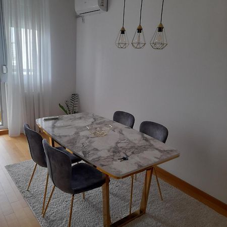 Apartman Lena Lägenhet Banja Luka Exteriör bild